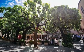 San Lorenzo Apartments